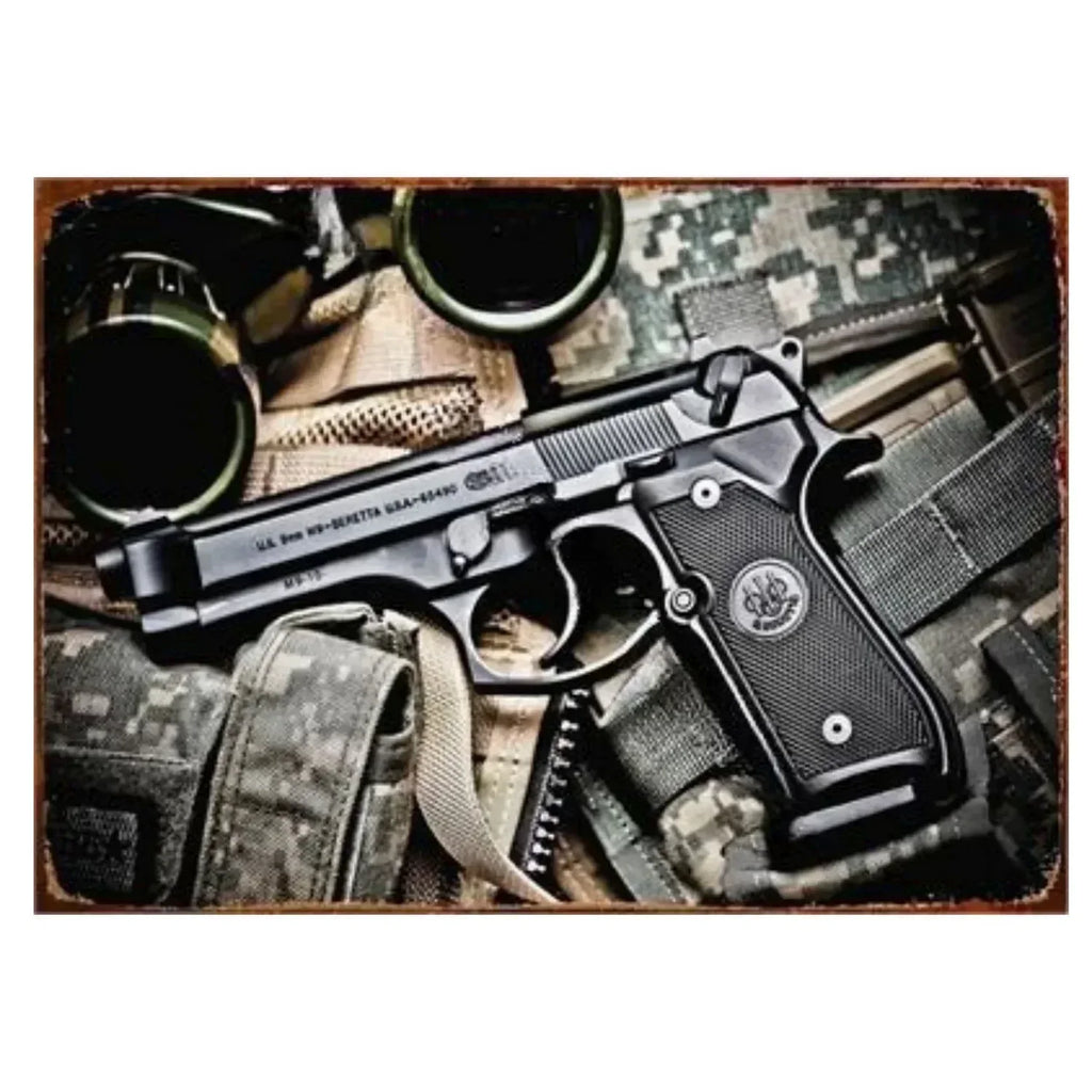 2D Metal Decor Exquisitely Designed Pisto Embodying Military Sophistication, T