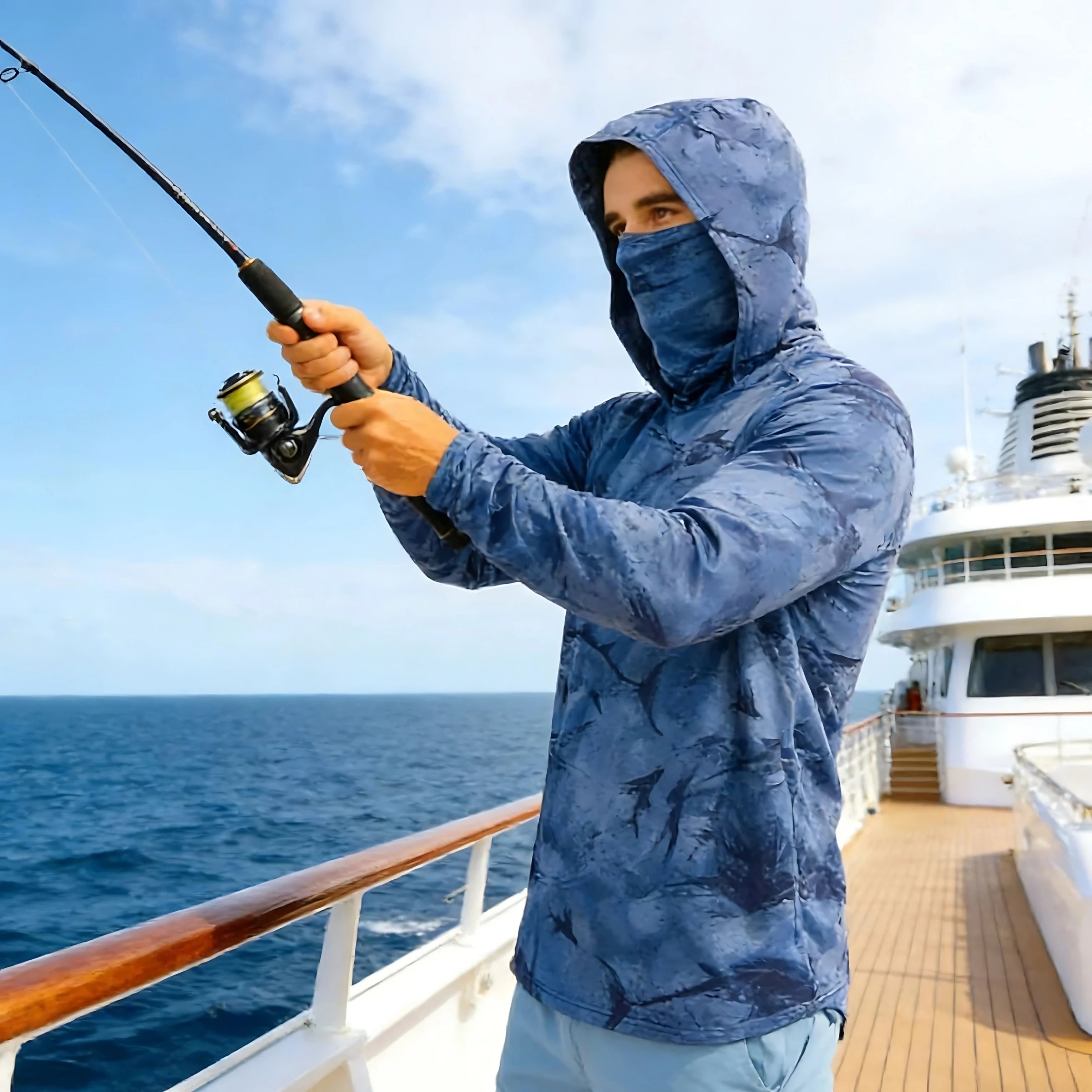 Long-sleeved T-shirt for Men - Sunscreen Hooded Jacket - Protective Face Mask - One-piece Long-sleeved Jacket
